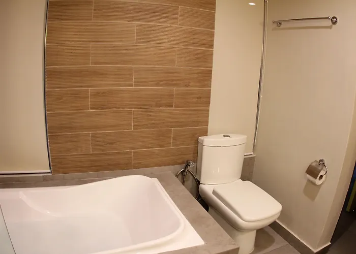 Hotel R Mabolo 3*