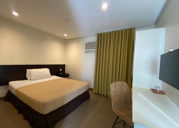 Hotel R Mabolo 3*